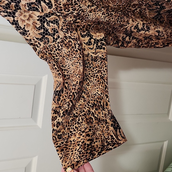 Joanna plus 3X 3/4 animal print blouse - Picture 2 of 6